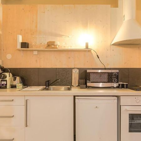 Industrial-Style Studio With Bathtub, Vieux-ליון מראה חיצוני תמונה